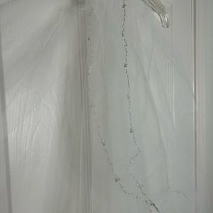 Brand new veil! waltz meaded edge veil